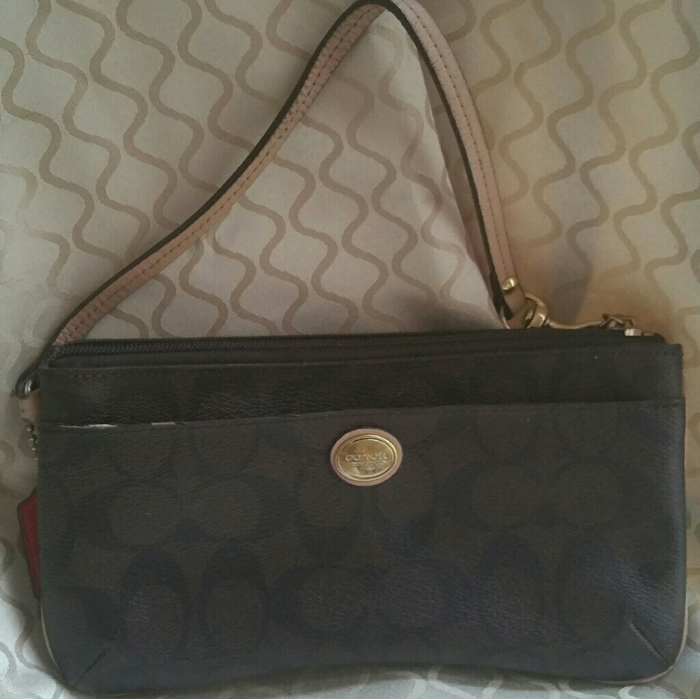 Coach wristlet - Picture 3 of 4